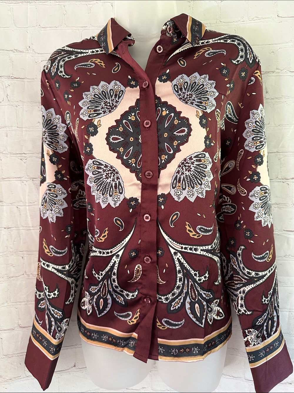 Ellen Tracy NWT women’s Paisley Button-Up Blouse - Burgundy silk feel size S